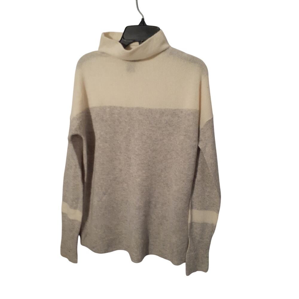 Tahari Cream and Gray Women's Sweater